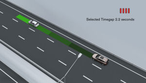 
Un autre dispositif de scurit mont sur la Volvo XC60 est le systme de <b>Distance Alert</b>. Le calculateur du SUV compact dtecte la distance du vhicule prcdent, ainsi que la vitesse relative des deux vhicules, et peut ainsi avertir le conducteur si la distance les sparant peut tre parcourue par la Volvo XC60 en moins de deux secondes. Il est bien videmment de laisser avec le vhicule qui prcde un cart en temps de deux secondes, qui correspond au temps de raction + une maruge de scurit pour freiner  temps et viter un accident au cas o le vhicule qui nous prcde se mette  freiner brutalement. cette alerte est donc un bon moyen de vrifier que l'on laisse une distance de scurit suffisante avec le vhicule de devant.
 