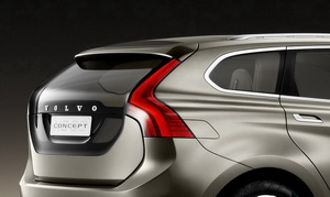 
Vue du coffre du concept-car Volvo XC60 Concept avec les siges arrire rabattus, ce qui dgage un bon espace de chargement, avec un plancher plat.
 